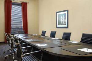 Hotel Four Points By Sheraton Edmonton International Airport 4*